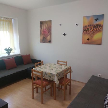 Ferienwohnung Apartman V Centre Bratislavy Pressburg Exterior foto